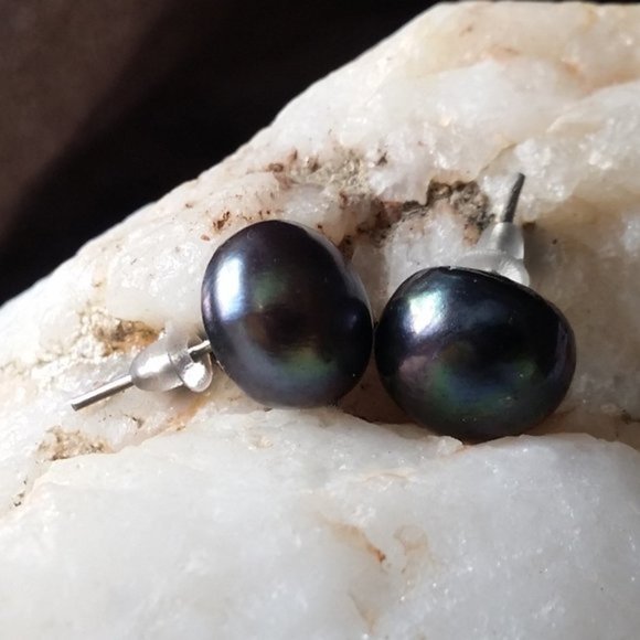 GG Unique Jewelry Jewelry - Earrings Black Tahitian natural Pearls